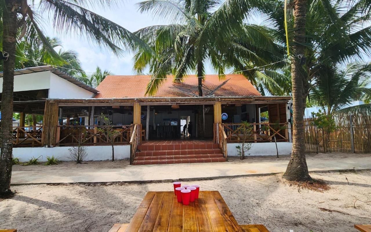旅馆 Mad Monkey Koh Rong Kaoh Touch