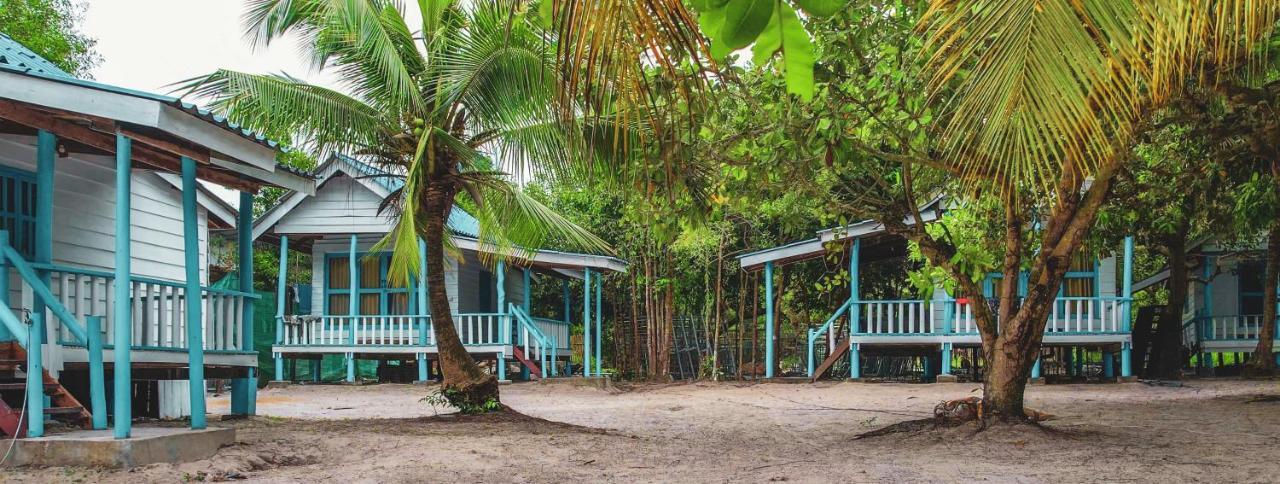 Mad Monkey Koh Rong 旅馆 *